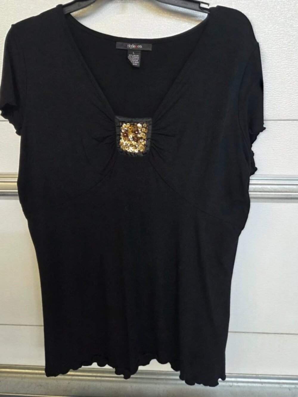 Womens Style & Co Black V-Neck Top Ruffle Bling Short Skeeve Top Size Large NWOT